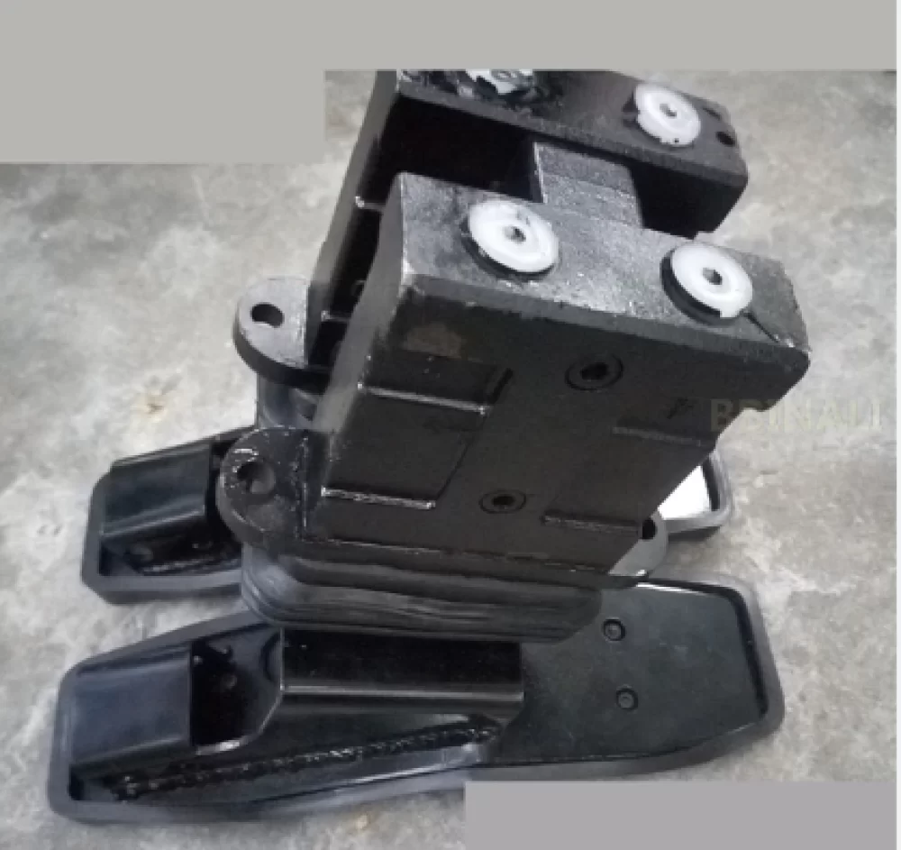 CONJUNTO 2 PEDALES Y 2 TRAVEL PILOT 320D CAT USED