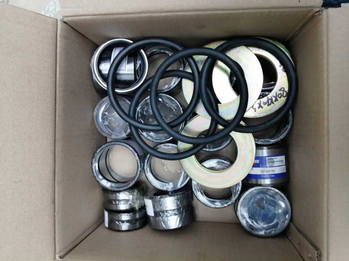 Kit Bujes Y Pasadores Sk210 Kobelco