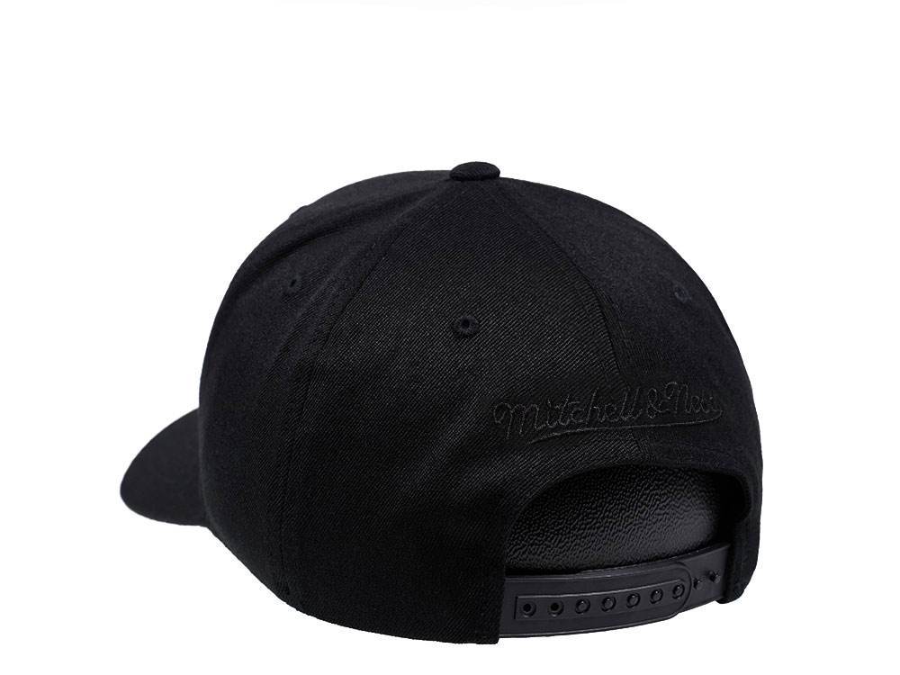 Mitchell & Ness Michigan Wolverines All Black Edition Red Line Flex Snapback Hat
