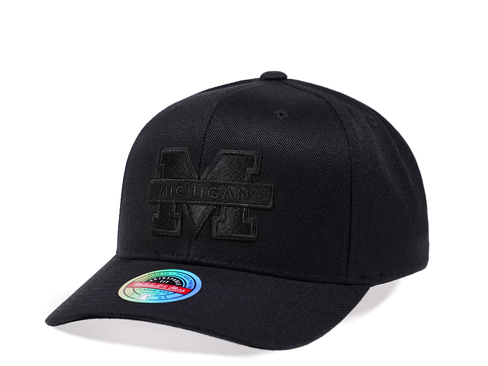 Mitchell & Ness Michigan Wolverines All Black Edition Red Line Flex Snapback Hat